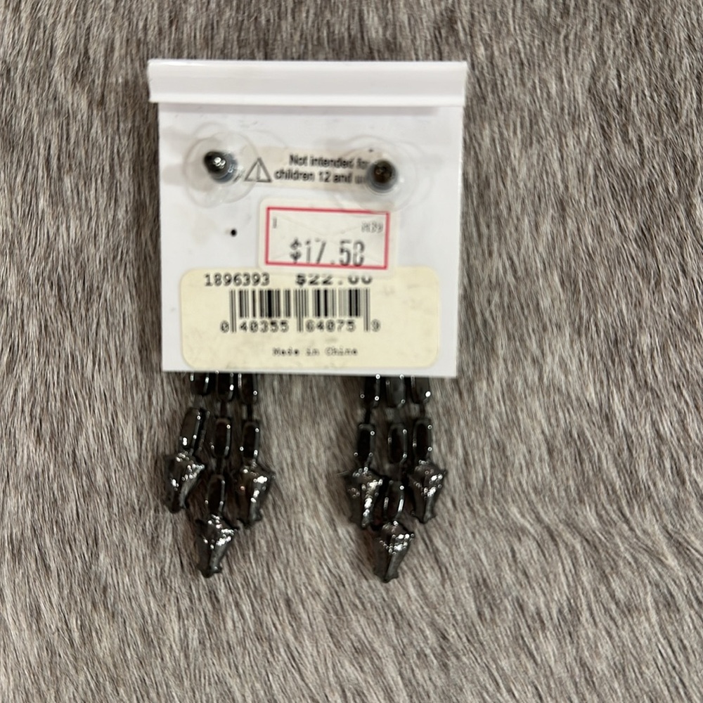NWT Earrings - Picture 2 of 2